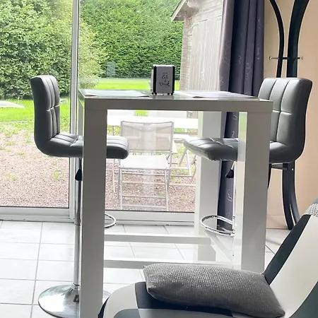 Normandie Cosy Rdc Independant Bien Equipe Dans Maison Confortable Terrasse Grand Jardin Clos Sans Vis A Vis Entre Caen Et Bayeux, Proche Plages Du Debarquement Pensionat 3*