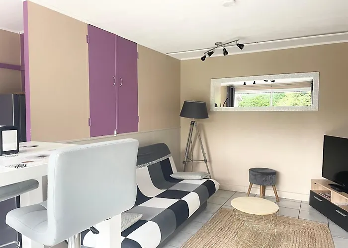 Гостевой дом Normandie Cosy Rdc Independant Bien Equipe Dans Maison Confortable Terrasse Grand Jardin Clos Sans Vis A Vis Parking Privatif Entre Caen Et Bayeux, Proche Plages Du Debarquement Loucelles