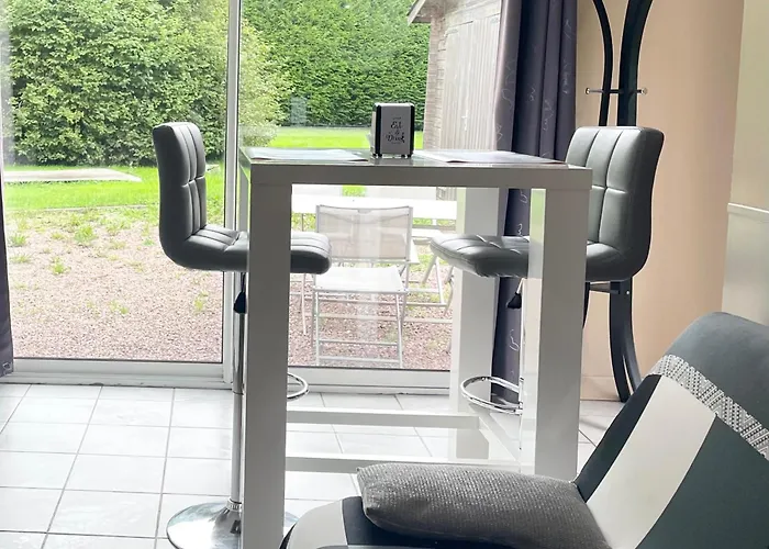 Normandie Cosy Rdc Independant Bien Equipe Dans Maison Confortable Terrasse Grand Jardin Clos Sans Vis A Vis Parking Privatif Entre Caen Et Bayeux, Proche Plages Du Debarquement Гостевой дом 3*